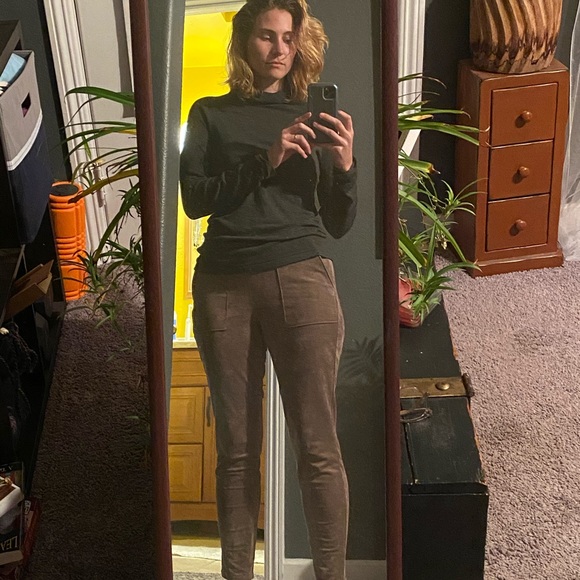 Meet your Posher, Olivia - Picture 6 of 16